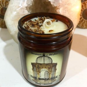 Свеча с эфирным маслом из плодов Пало Санто и щепочками Пало Санто купить